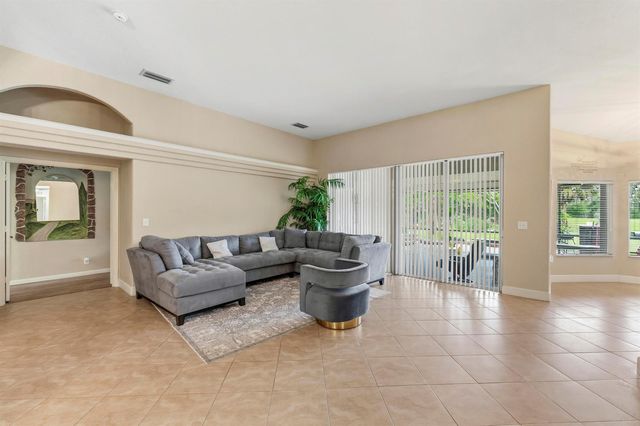 5514 NW West Lundy Circle, Port St. Lucie, FL 34986