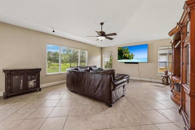 5514 NW West Lundy Circle, Port St. Lucie, FL 34986