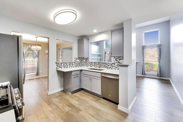 317 E Tall Oaks Lane, Itasca, IL 60143