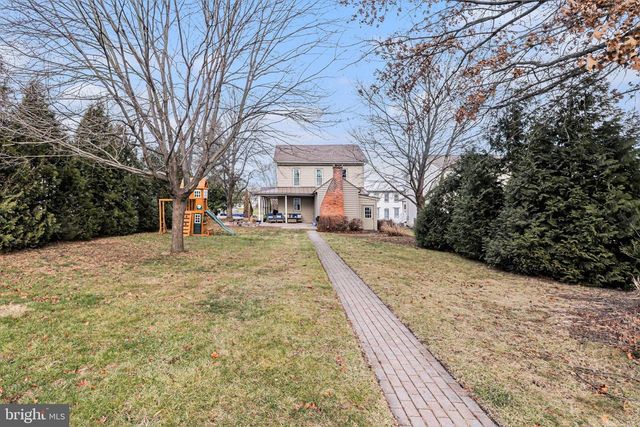 153 E MAIN ST, Arendtsville, PA 17303