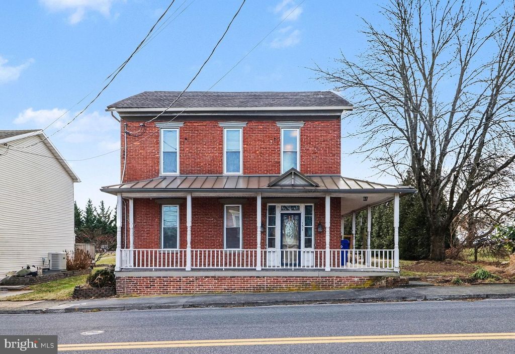 153 E MAIN ST, Arendtsville, PA 17303