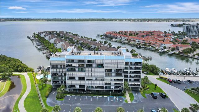 1581 GULF BOULEVARD 302N, Clearwater Beach, FL 33767