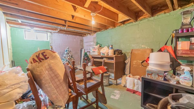 279 W Oakley Avenue, Lowell, IN 46356