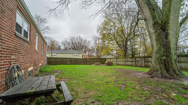 279 W Oakley Avenue, Lowell, IN 46356