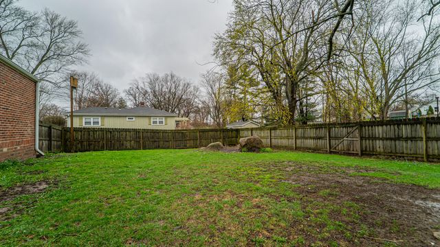 279 W Oakley Avenue, Lowell, IN 46356