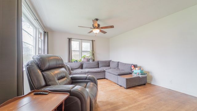 279 W Oakley Avenue, Lowell, IN 46356