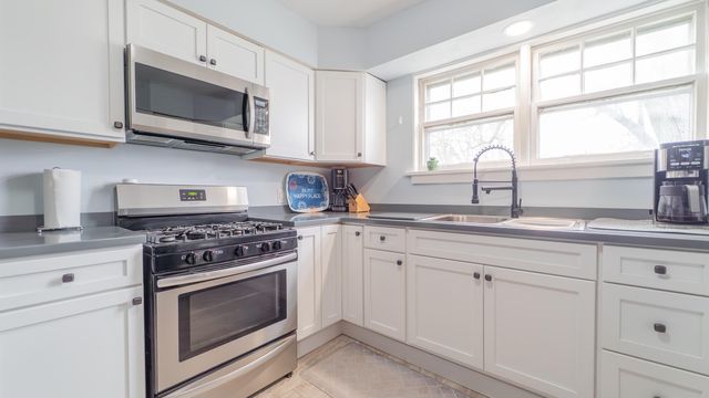279 W Oakley Avenue, Lowell, IN 46356