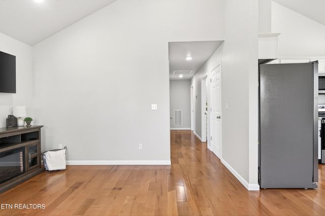 219 E Bronson St, Sparta, TN 38583