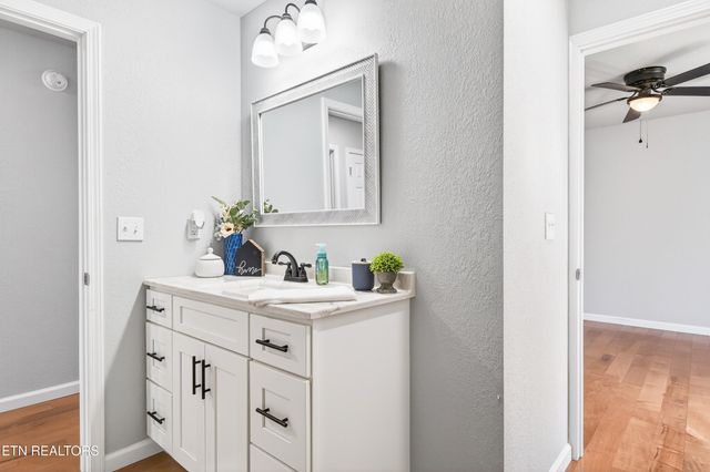 219 E Bronson St, Sparta, TN 38583