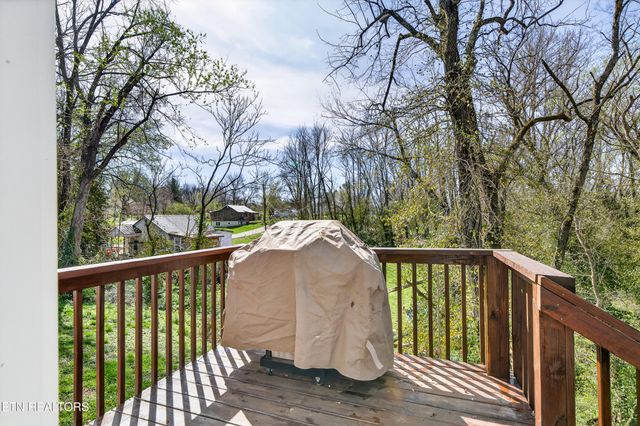 219 E Bronson St, Sparta, TN 38583