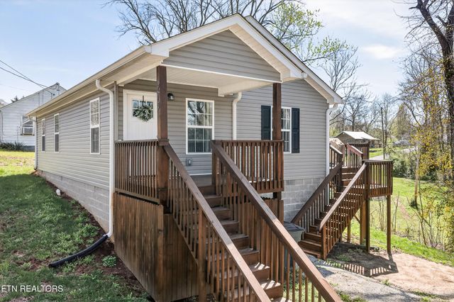 219 E Bronson St, Sparta, TN 38583