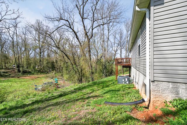 219 E Bronson St, Sparta, TN 38583