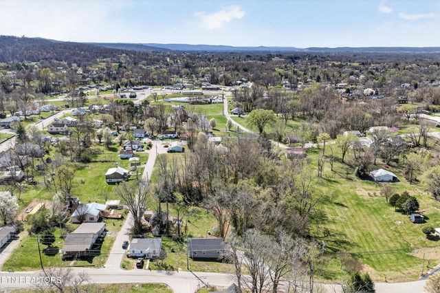 219 E Bronson St, Sparta, TN 38583