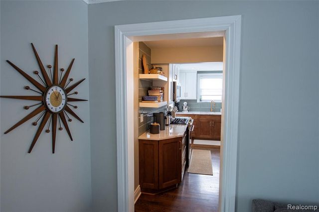 550 Pinecrest Drive, Ferndale, MI 48220