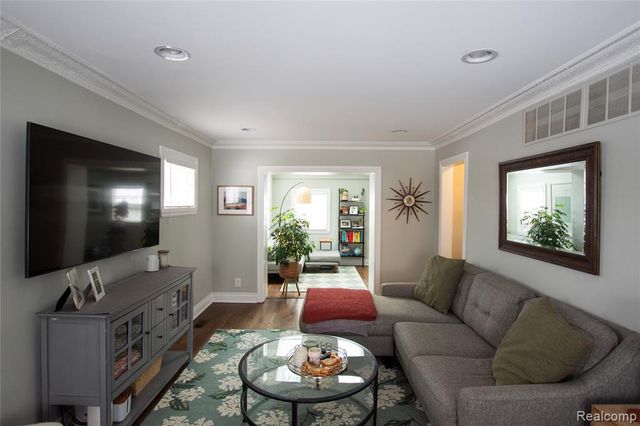 550 Pinecrest Drive, Ferndale, MI 48220