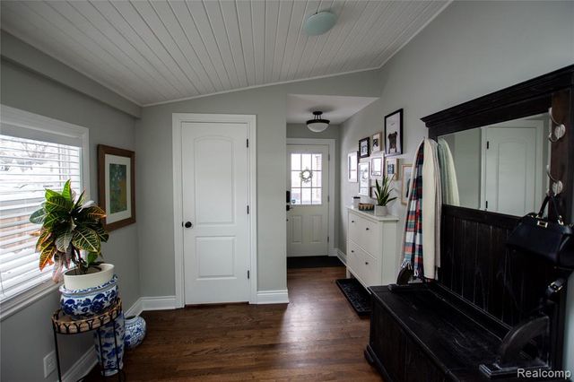 550 Pinecrest Drive, Ferndale, MI 48220