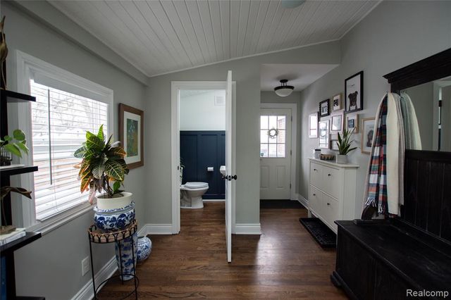 550 Pinecrest Drive, Ferndale, MI 48220