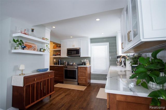 550 Pinecrest Drive, Ferndale, MI 48220