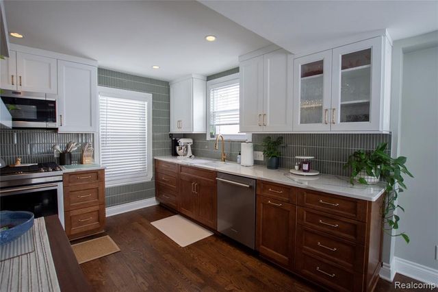 550 Pinecrest Drive, Ferndale, MI 48220