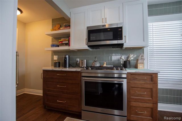 550 Pinecrest Drive, Ferndale, MI 48220