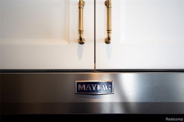 550 Pinecrest Drive, Ferndale, MI 48220