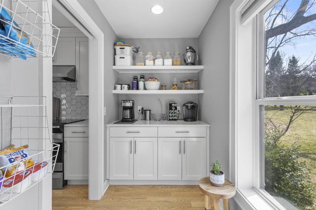 1525 Windfield Way, Middleton, WI 53562