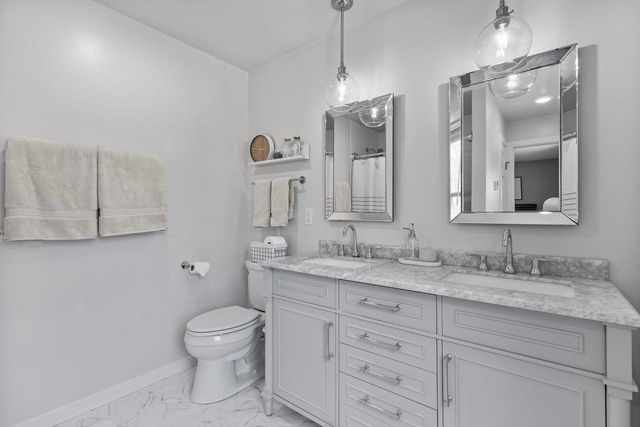 1525 Windfield Way, Middleton, WI 53562