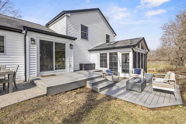1525 Windfield Way, Middleton, WI 53562