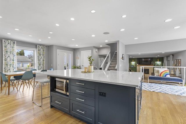 1525 Windfield Way, Middleton, WI 53562