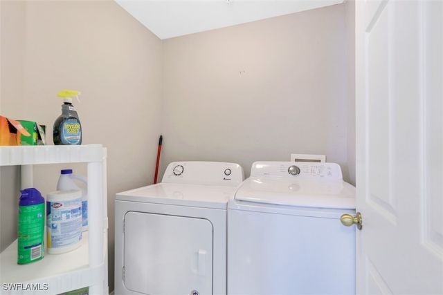 519 Roma CT 3-305, Naples, FL 34110