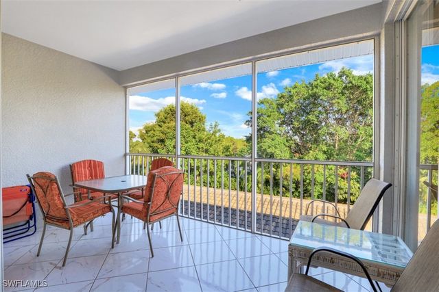 519 Roma CT 3-305, Naples, FL 34110