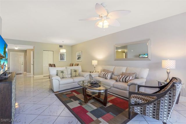 519 Roma CT 3-305, Naples, FL 34110