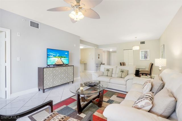 519 Roma CT 3-305, Naples, FL 34110