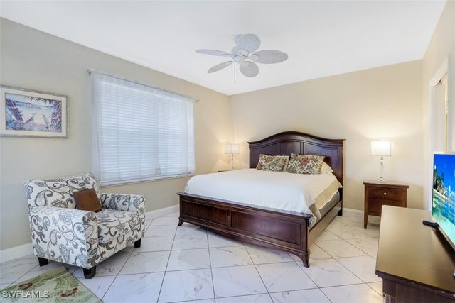 519 Roma CT 3-305, Naples, FL 34110