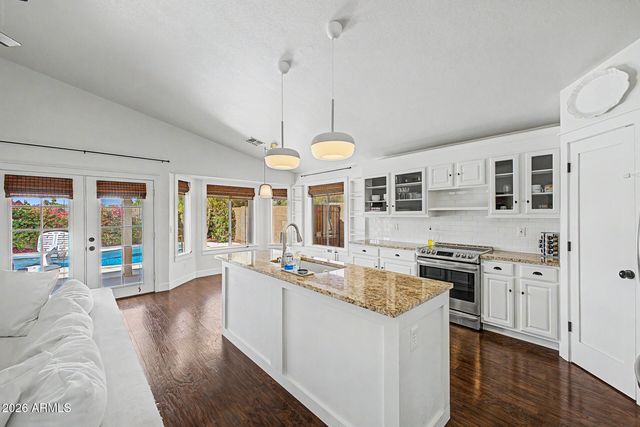 8534 W CHARLESTON Avenue, Peoria, AZ 85382