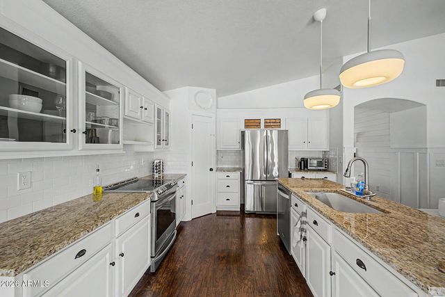8534 W CHARLESTON Avenue, Peoria, AZ 85382