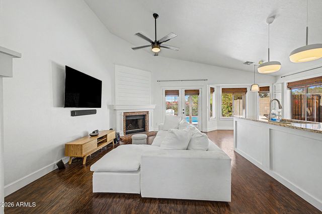 8534 W CHARLESTON Avenue, Peoria, AZ 85382