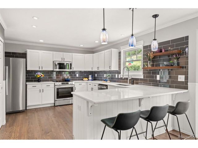 7221 Pine Hills Way, Littleton, CO 80125