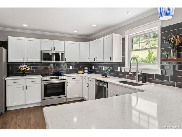 7221 Pine Hills Way, Littleton, CO 80125