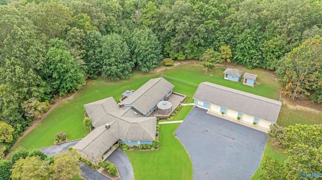 6702 Quail Hollow Drive NW, Fort Payne, AL 35967