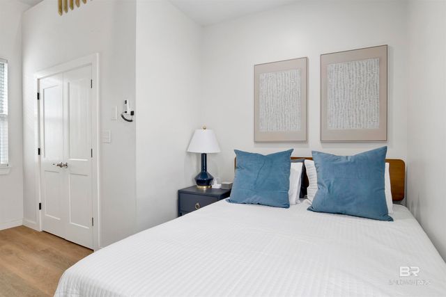 555 Congress Street, Mobile, AL 36603