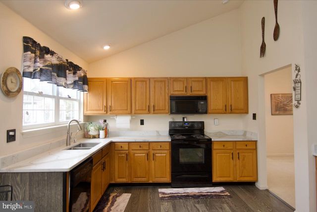 105 HAWTHORNE CT, Wyomissing, PA 19610