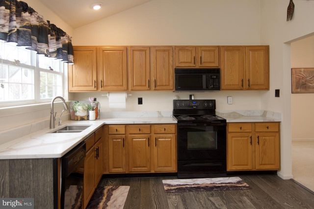 105 HAWTHORNE CT, Wyomissing, PA 19610