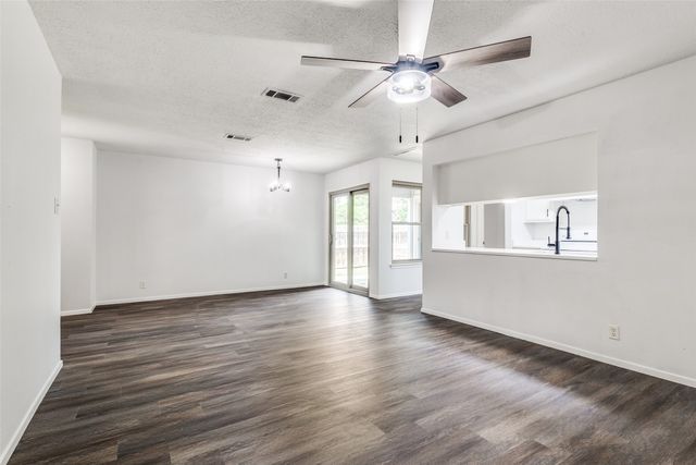 3326 Gardenview Circle, Denton, TX 76207