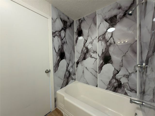 2913 Avenue A, Fort Worth, TX 76105