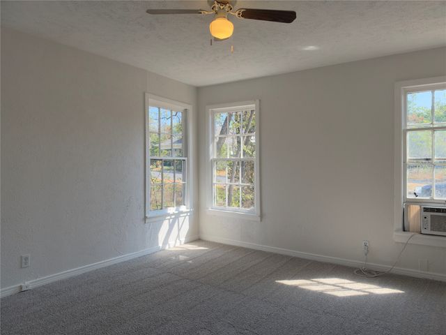 2913 Avenue A, Fort Worth, TX 76105