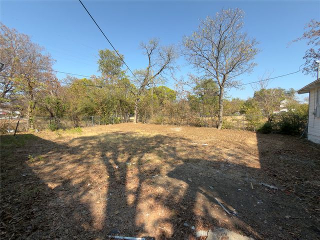 2913 Avenue A, Fort Worth, TX 76105