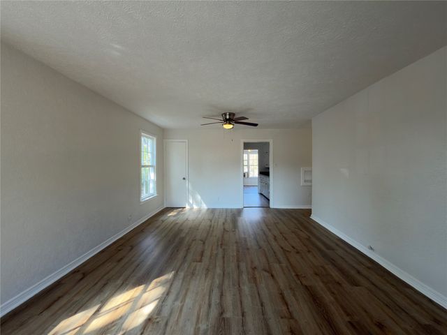 2913 Avenue A, Fort Worth, TX 76105