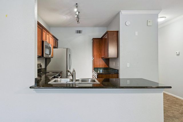 7009 E Acoma Drive 2105, Scottsdale, AZ 85254