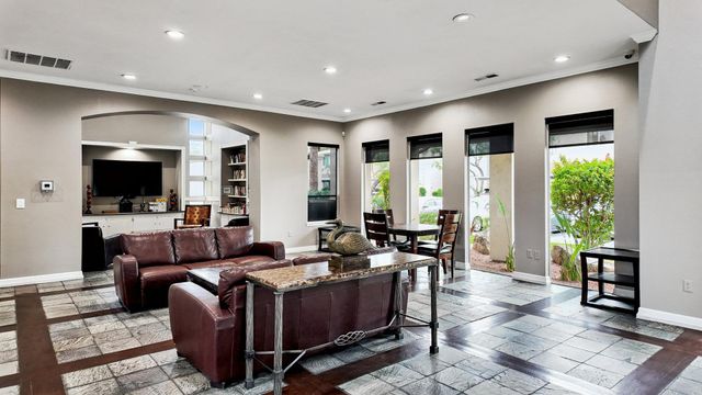 7009 E Acoma Drive 2105, Scottsdale, AZ 85254